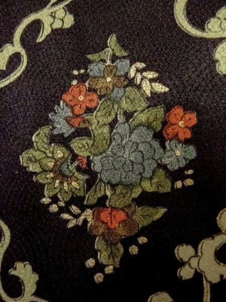 画像6: M0728F  小紋 女性用着物  シルク(正絹)   黒, 花 【中古】 【USED】 【リサイクル】 ★★★☆☆ (6)