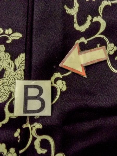 画像15: M0728F  小紋 女性用着物  シルク(正絹)   黒, 花 【中古】 【USED】 【リサイクル】 ★★★☆☆ (15)