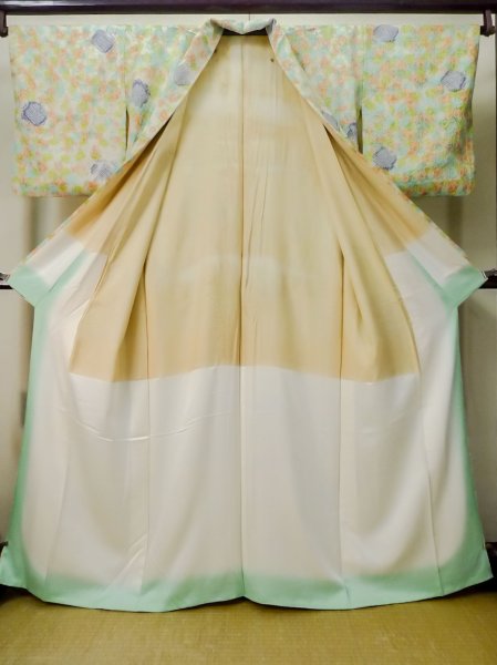 画像2: M0728I  小紋 女性用着物  シルク(正絹)   白, 花 【中古】 【USED】 【リサイクル】 ★★☆☆☆ (2)