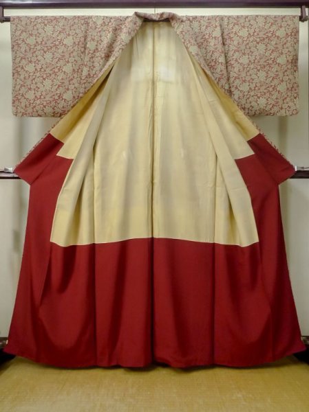 画像2: M0728K  小紋 女性用着物  シルク(正絹)   ベージュ, 花 【中古】 【USED】 【リサイクル】 ★★☆☆☆ (2)