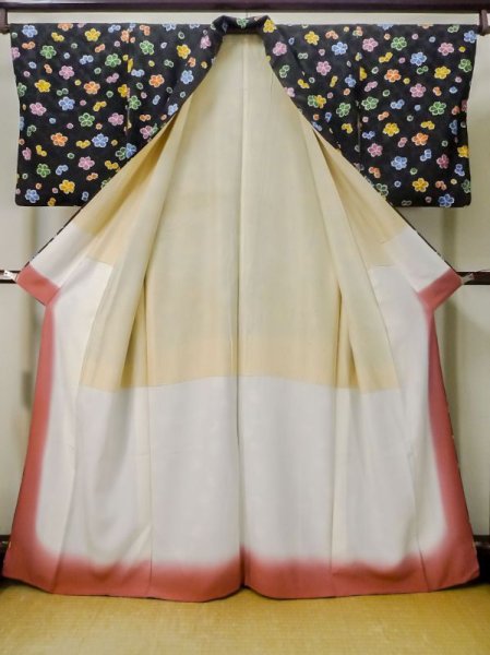 画像2: M0728T  小紋 女性用着物  シルク(正絹)   黒, 花 【中古】 【USED】 【リサイクル】 ★★★☆☆ (2)