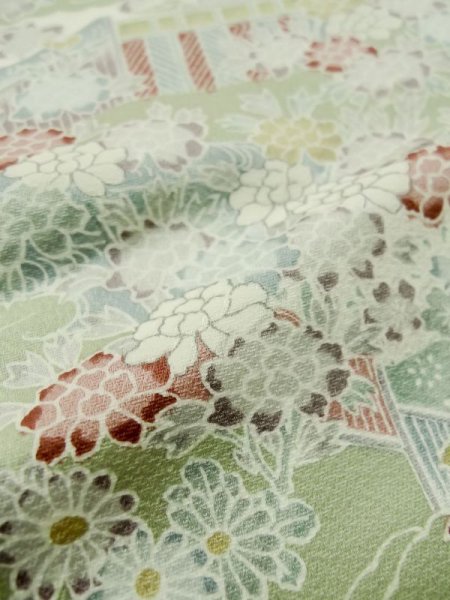 画像8: M0728U  小紋 女性用着物  シルク(正絹)  淡い 緑色, ぼたん 【中古】 【USED】 【リサイクル】 ★★★★☆ (8)