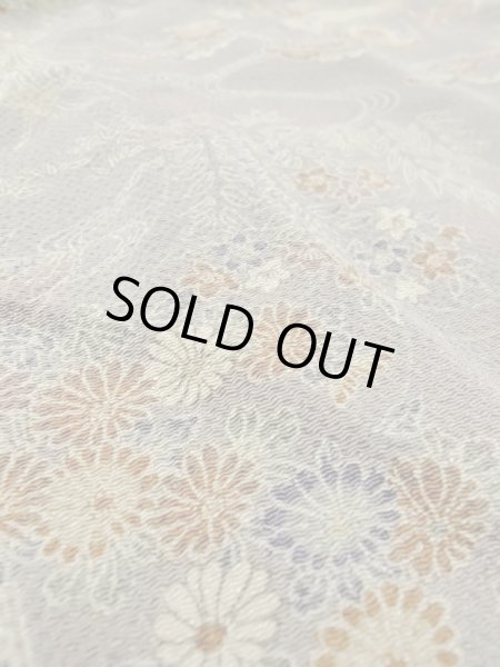 画像9: M0728V Mint  小紋 女性用着物  シルク(正絹)  灰色がかった マルチカラー, 菊 灰色がかった【中古】 【USED】 【リサイクル】 ★★★★☆ (9)