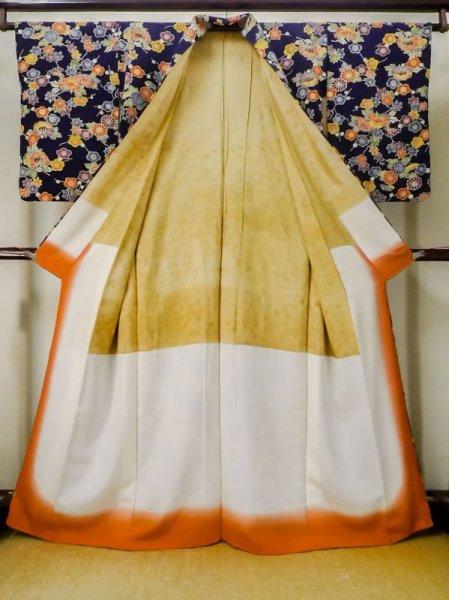 画像2: M0728W  小紋 女性用着物  シルク(正絹)   藍, ぼたん 【中古】 【USED】 【リサイクル】 ★★★☆☆ (2)