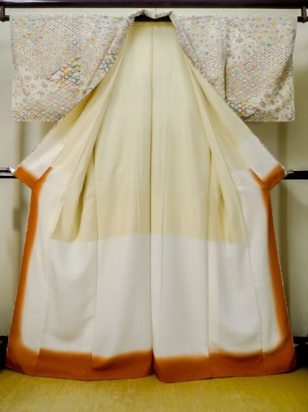 画像2: M0729A Mint  小紋 女性用着物  シルク(正絹)   アイボリー, 菊 【中古】 【USED】 【リサイクル】 ★★★★☆ (2)