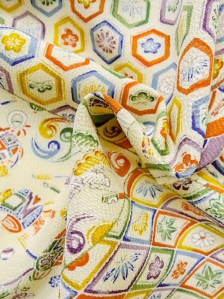 画像12: M0729A Mint  小紋 女性用着物  シルク(正絹)   アイボリー, 菊 【中古】 【USED】 【リサイクル】 ★★★★☆ (12)