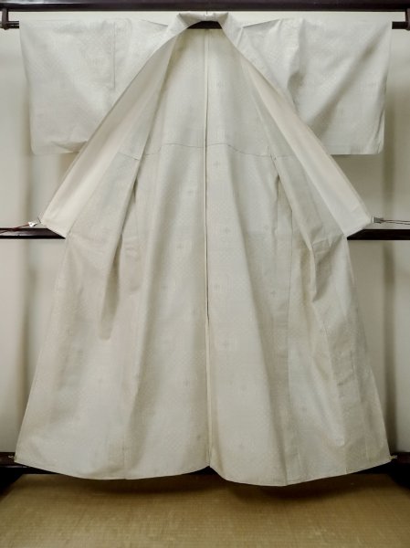 画像2: M0808B  女性用 大島紬  シルク(正絹)   アイボリー, 四角 【中古】 【USED】 【リサイクル】 ★★☆☆☆ (2)