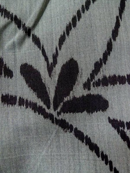 画像7: M0808Y  女性用 単衣  シルク(正絹)  茶色み 黒, 花 【中古】 【USED】 【リサイクル】 ★☆☆☆☆ (7)