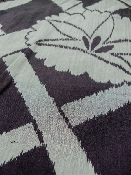 画像9: M0808Y  女性用 単衣  シルク(正絹)  茶色み 黒, 花 【中古】 【USED】 【リサイクル】 ★☆☆☆☆ (9)