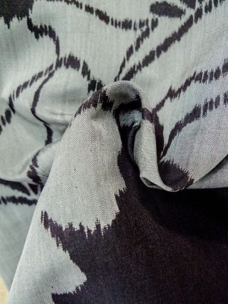 画像10: M0808Y  女性用 単衣  シルク(正絹)  茶色み 黒, 花 【中古】 【USED】 【リサイクル】 ★☆☆☆☆ (10)