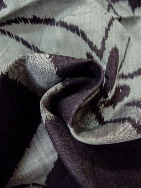 画像11: M0808Y  女性用 単衣  シルク(正絹)  茶色み 黒, 花 【中古】 【USED】 【リサイクル】 ★☆☆☆☆ (11)