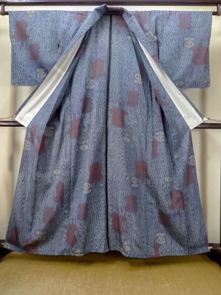 画像2: M0818O  女性用 単衣 遠州椿柄 シルク(正絹)   紺, 花 【中古】 【USED】 【リサイクル】 ★★☆☆☆ (2)