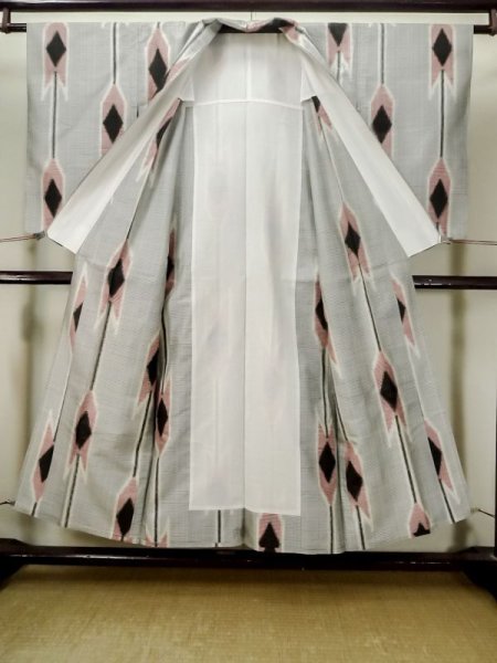 画像2: M0818P  女性用 単衣 矢羽柄 シルク(正絹)   黒, チェック柄 【中古】 【USED】 【リサイクル】 ★★☆☆☆ (2)