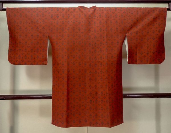 画像2: M0829C  女性用 道行  シルク(正絹)   朱赤, 抽象的模様 【中古】 【USED】 【リサイクル】 ★★☆☆☆ (2)