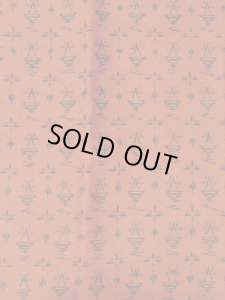 画像4: M0829C  女性用 道行  シルク（正絹）   朱赤, 抽象的模様 【中古】 【USED】 【リサイクル】 ★★☆☆☆ (4)