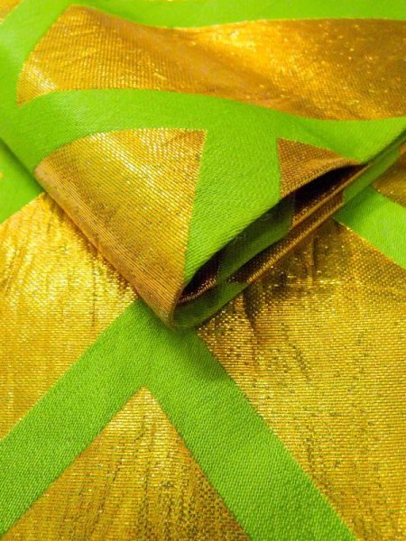 画像7: M0902D 半幅帯 女性用着物 シルク(正絹)   黄緑色 檜垣文 【中古】 【USED】 【リサイクル】 ★★★☆☆ (7)