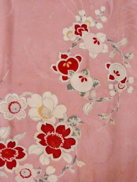 画像3: M0907A  女性用 羽織 全体的に汚れ、染みあり。 シルク(正絹)   桃色, 花 【中古】 【USED】 【リサイクル】 ★★☆☆☆ (3)