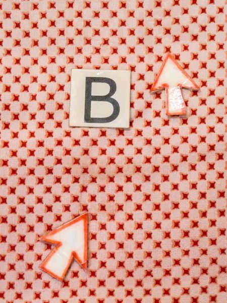 画像13: M0907C  女性用 羽織 折り鶴柄 シルク(正絹) 淡い 薄い 珊瑚色, 抽象的模様 【中古】 【USED】 【リサイクル】 ★★☆☆☆ (13)