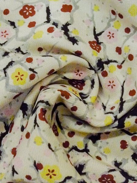 画像9: M0907D  女性用 羽織  シルク(正絹) 淡い 薄い 緑色, 梅 【中古】 【USED】 【リサイクル】 ★★☆☆☆ (9)