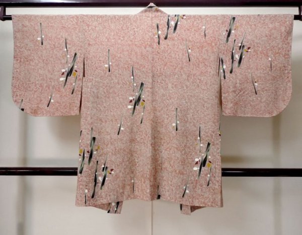 画像2: M0907F  女性用 羽織  シルク(正絹)   珊瑚色, 木 【中古】 【USED】 【リサイクル】 ★☆☆☆☆ (2)