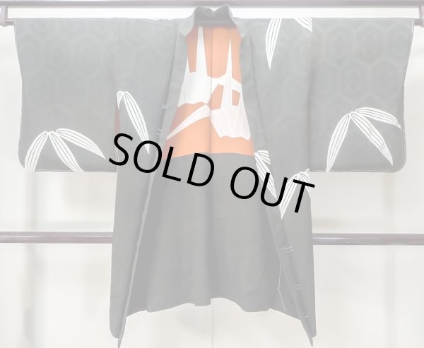 画像1: M0907J  女性用 羽織  シルク（正絹）   黒, 松/松葉 【中古】 【USED】 【リサイクル】 ★★☆☆☆ (1)