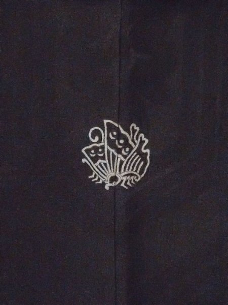 画像5: M0907J  女性用 羽織  シルク(正絹)   黒, 松/松葉 【中古】 【USED】 【リサイクル】 ★★☆☆☆ (5)