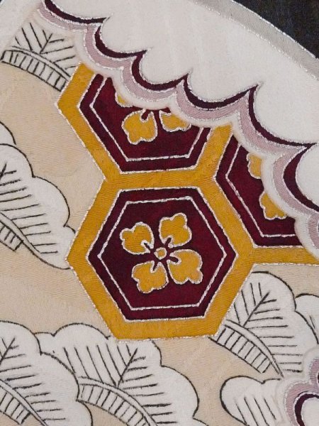 画像8: M0907J  女性用 羽織  シルク(正絹)   黒, 松/松葉 【中古】 【USED】 【リサイクル】 ★★☆☆☆ (8)