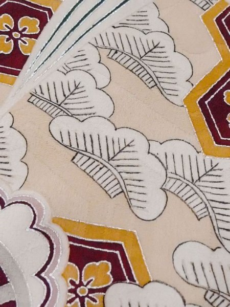 画像9: M0907J  女性用 羽織  シルク(正絹)   黒, 松/松葉 【中古】 【USED】 【リサイクル】 ★★☆☆☆ (9)