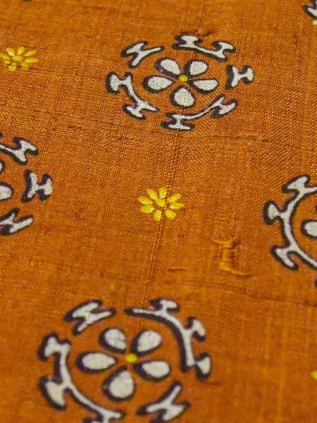 画像8: M0907Q  女性用 羽織  シルク(正絹) 深い 鮮やか 橙色, 花 【中古】 【USED】 【リサイクル】 ★★☆☆☆ (8)