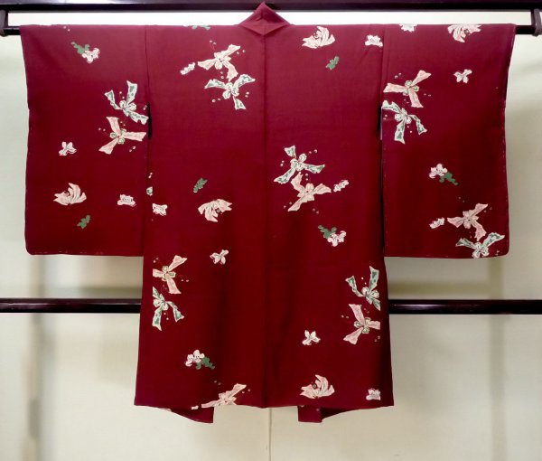 画像2: M0907R  女性用 羽織 使用感あり。 シルク(正絹)  深い 赤色, 花 【中古】 【USED】 【リサイクル】 ★☆☆☆☆ (2)