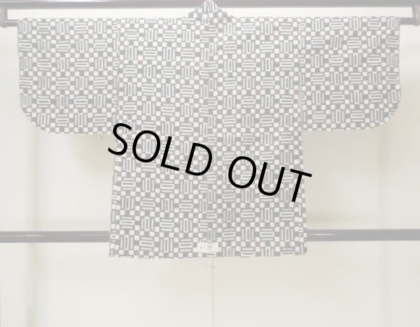 画像2: M0907U  女性用 羽織  シルク(正絹)   黒, 幾何学模様 【中古】 【USED】 【リサイクル】 ★★☆☆☆ (2)