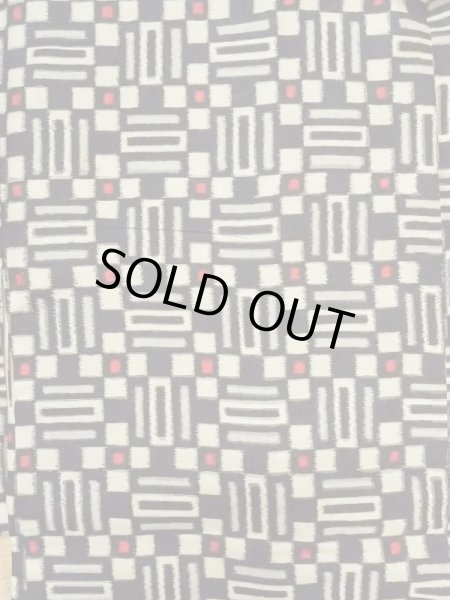 画像3: M0907U  女性用 羽織  シルク(正絹)   黒, 幾何学模様 【中古】 【USED】 【リサイクル】 ★★☆☆☆ (3)