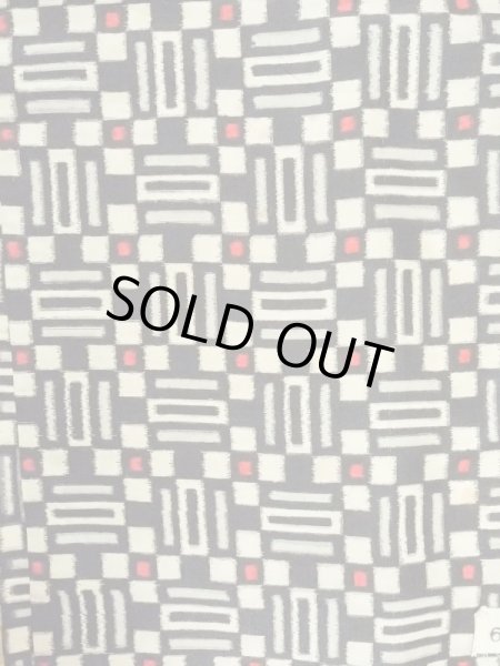 画像4: M0907U  女性用 羽織  シルク(正絹)   黒, 幾何学模様 【中古】 【USED】 【リサイクル】 ★★☆☆☆ (4)