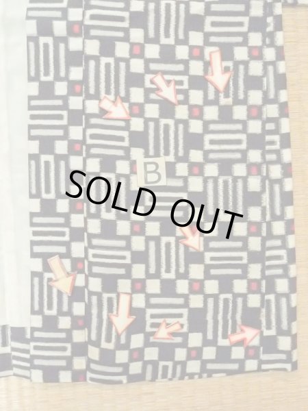 画像15: M0907U  女性用 羽織  シルク(正絹)   黒, 幾何学模様 【中古】 【USED】 【リサイクル】 ★★☆☆☆ (15)