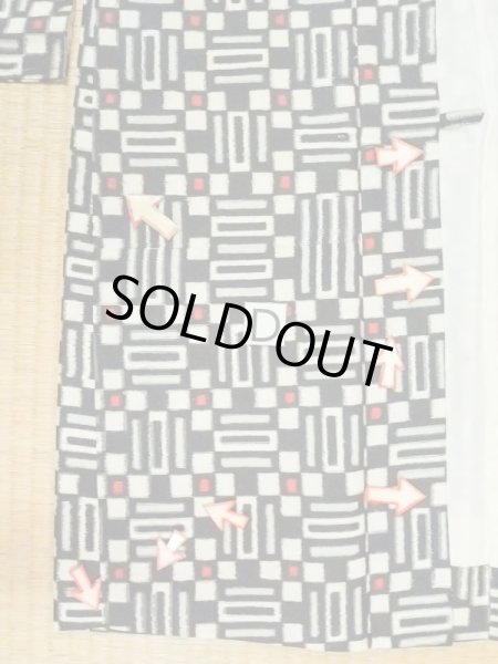 画像17: M0907U  女性用 羽織  シルク(正絹)   黒, 幾何学模様 【中古】 【USED】 【リサイクル】 ★★☆☆☆ (17)