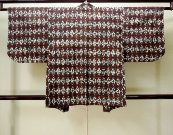 画像2: M0907V  女性用 羽織  シルク(正絹)   白, 菱 【中古】 【USED】 【リサイクル】 ★★★☆☆ (2)