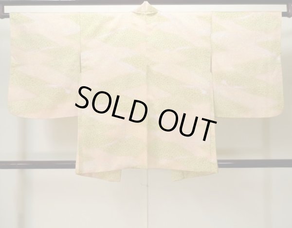 画像2: M0907Y  女性用 羽織  化繊 薄い 黄み 桃色, 花 【中古】 【USED】 【リサイクル】 ★★★★☆ (2)