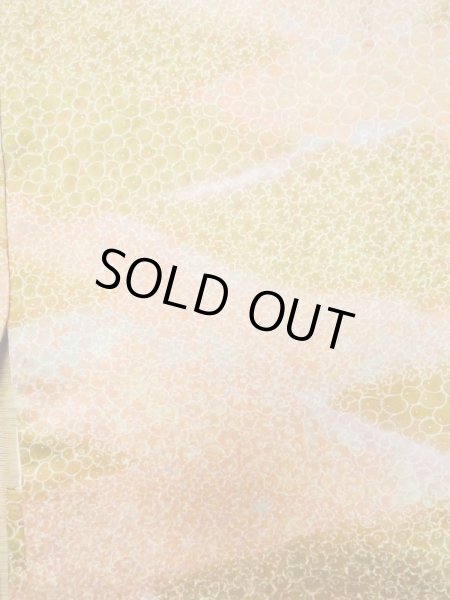 画像3: M0907Y  女性用 羽織  化繊 薄い 黄み 桃色, 花 【中古】 【USED】 【リサイクル】 ★★★★☆ (3)