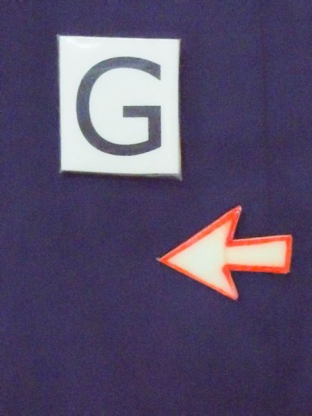 画像18: M0914C  女性用 浴衣（日本製）  綿  鮮やか 青, 蝶々 【中古】 【USED】 【リサイクル】 ★★☆☆☆ (18)