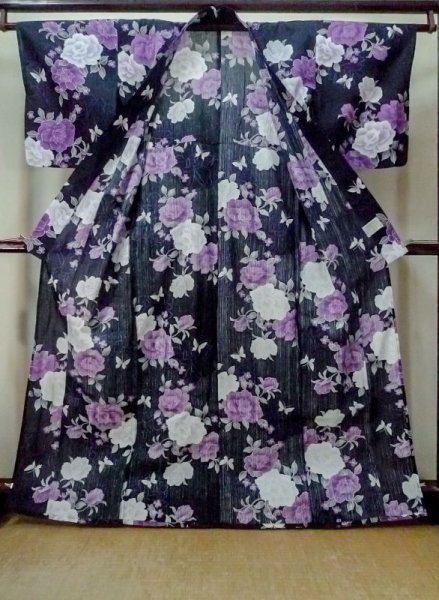 画像2: M0914K  女性用 浴衣（海外製）  綿  深い 紺, バラ 【中古】 【USED】 【リサイクル】 ★★☆☆☆ (2)