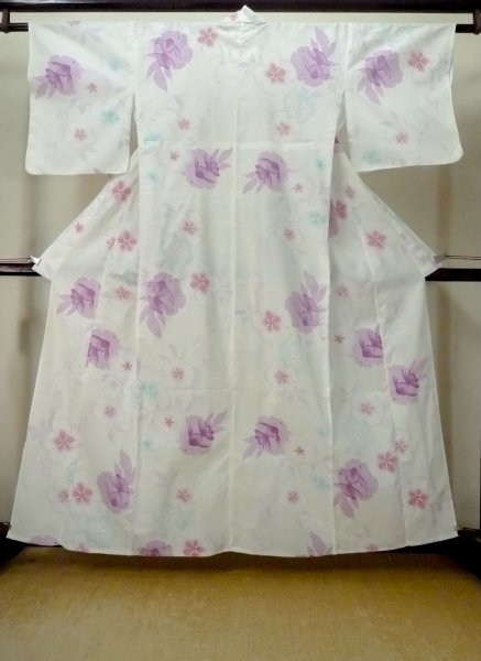 画像1: M0914U  女性用 浴衣（海外製） 金魚柄 綿   オフ　ホワイト, 桜 【中古】 【USED】 【リサイクル】 ★★☆☆☆ (1)