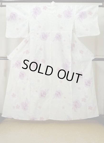 画像1: M0914U  女性用 浴衣（海外製） 金魚柄 綿   オフ　ホワイト, 桜 【中古】 【USED】 【リサイクル】 ★★☆☆☆ (1)