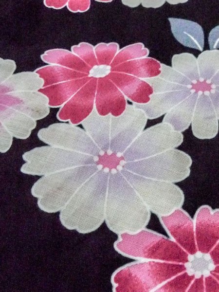 画像8: M0914V  女性用 浴衣(海外製) 金魚、コスモス柄 綿   黒,  【中古】 【USED】 【リサイクル】 ★★★☆☆ (8)