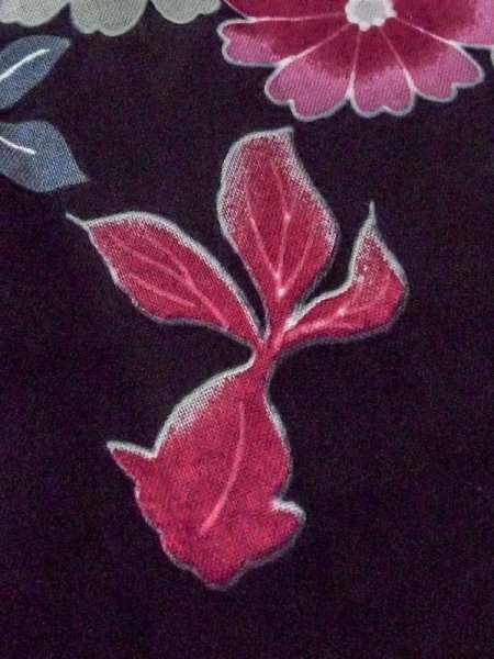 画像9: M0914V  女性用 浴衣(海外製) 金魚、コスモス柄 綿   黒,  【中古】 【USED】 【リサイクル】 ★★★☆☆ (9)