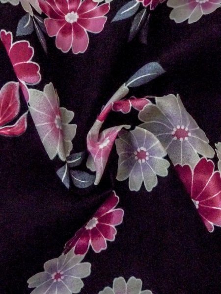画像12: M0914V  女性用 浴衣(海外製) 金魚、コスモス柄 綿   黒,  【中古】 【USED】 【リサイクル】 ★★★☆☆ (12)