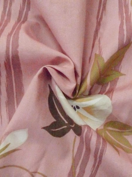 画像9: M0915A  女性用 浴衣(海外製) 朝顔 綿 薄い 灰色がかった 珊瑚色, 線 【中古】 【USED】 【リサイクル】 ★★☆☆☆ (9)