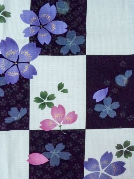 画像3: M0915C  女性用 浴衣(海外製) 市松模様 綿   黒, 桜 【中古】 【USED】 【リサイクル】 ★★☆☆☆ (3)