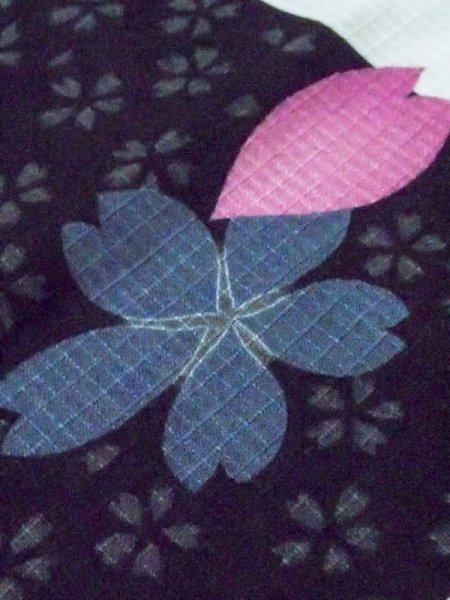 画像9: M0915C  女性用 浴衣(海外製) 市松模様 綿   黒, 桜 【中古】 【USED】 【リサイクル】 ★★☆☆☆ (9)
