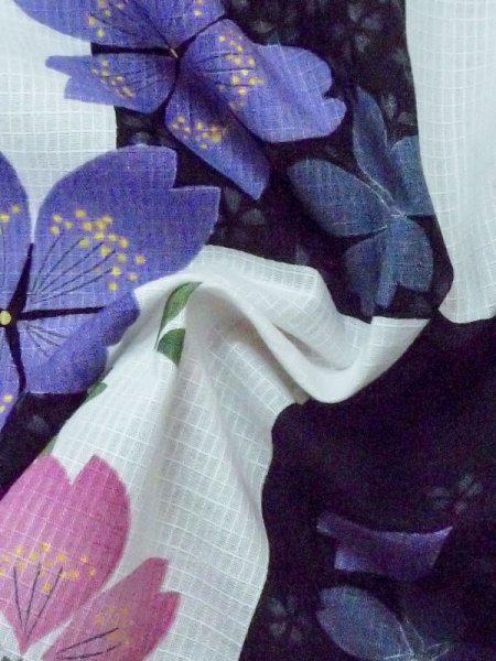 画像11: M0915C  女性用 浴衣(海外製) 市松模様 綿   黒, 桜 【中古】 【USED】 【リサイクル】 ★★☆☆☆ (11)
