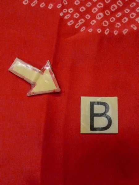 画像15: M0922I  女性用 襦袢 汚れ/染み、使用感あり シルク(正絹)   赤色, 雲 【中古】 【USED】 【リサイクル】 ★☆☆☆☆ (15)